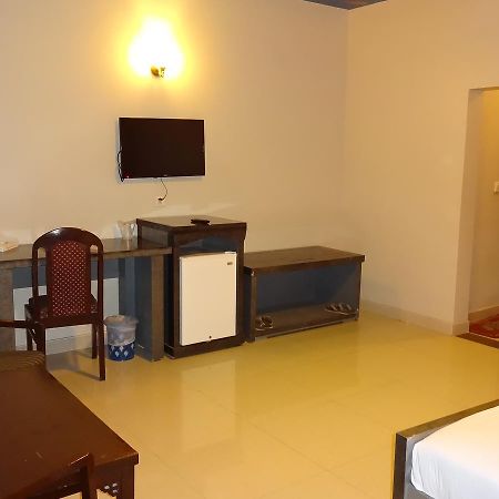 Hotel Sky Towers Karachi Exterior photo